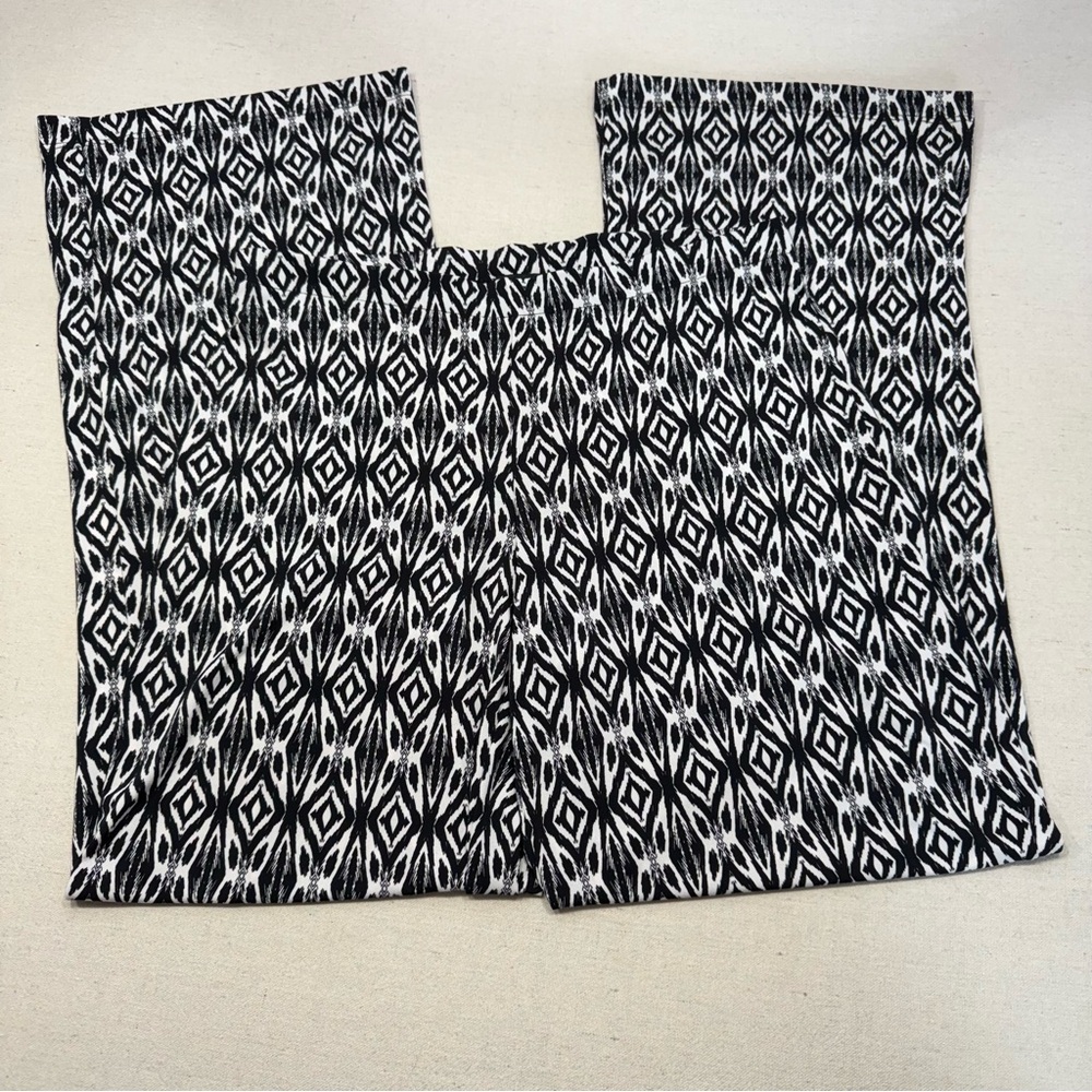 AB Studio Geometric Flowy Pants - Size Medium